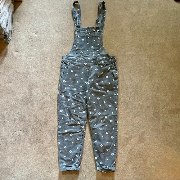 Hollister Gray Patterned Overalls - Picture 2 of 9